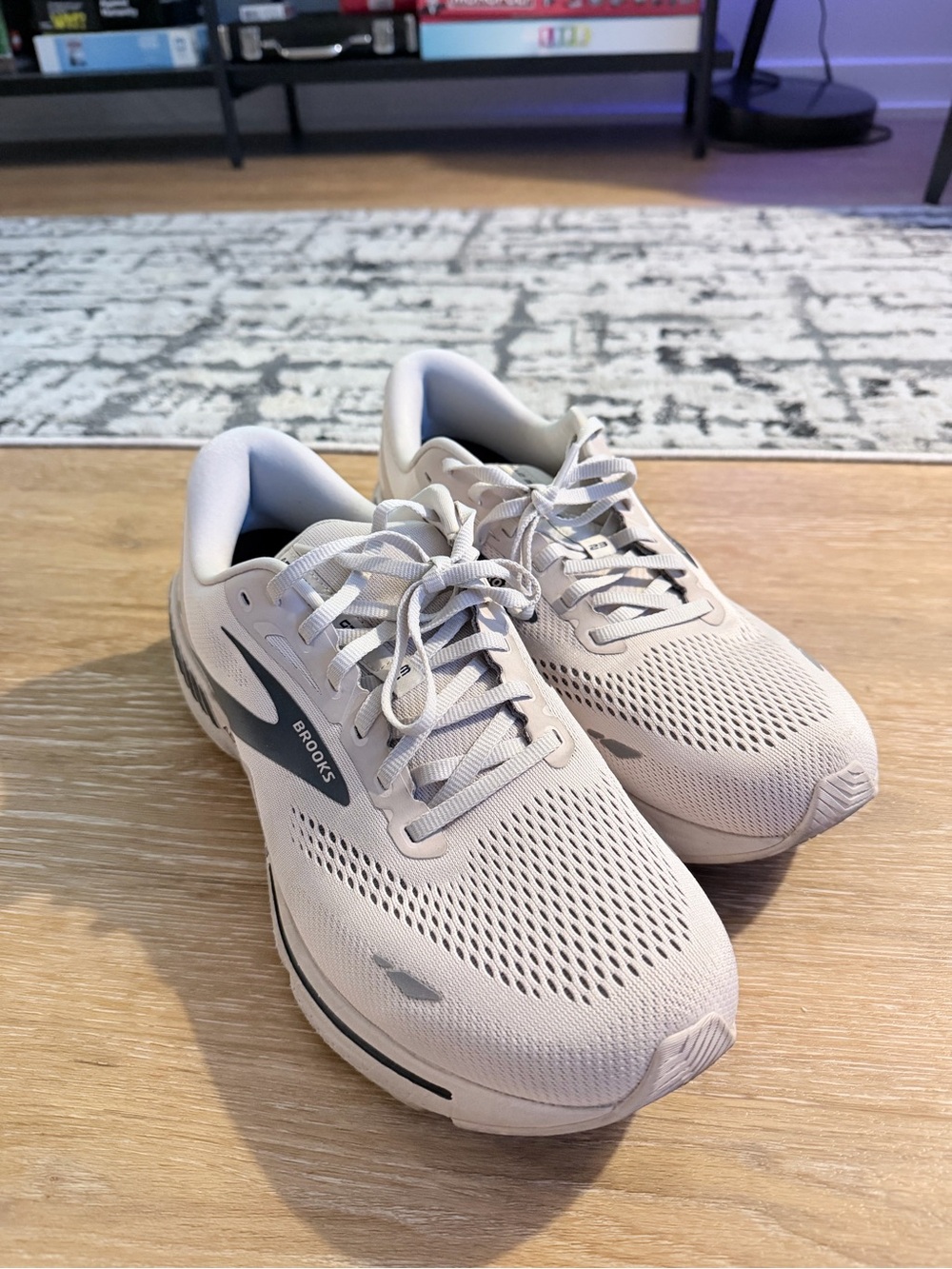Brooks Adrenaline GTS 23 Running Shoes
